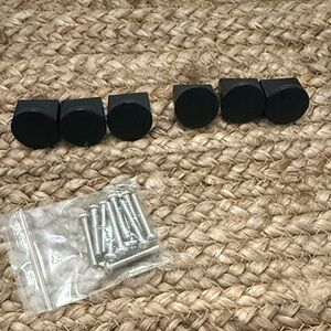Black dresser knobs with Screws (6)